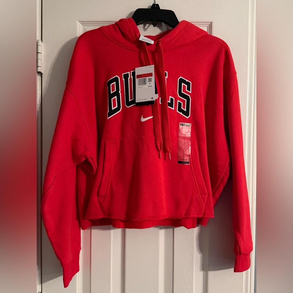 Women’s Nike Chicago Bulls Red Pullover Hoodie - Picture 2 of 12